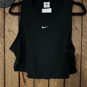 Nike Women's Black Crop